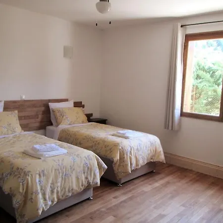 Spacious With Mountain View -2 Bed Кийан