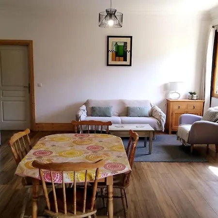 Апартаменты Spacious With Mountain View -2 Bed