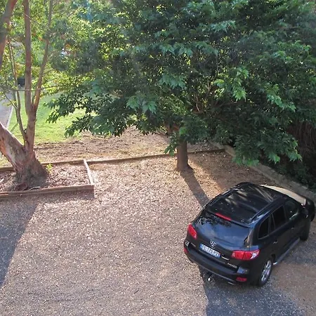 Spacious With Mountain View -2 Bed
