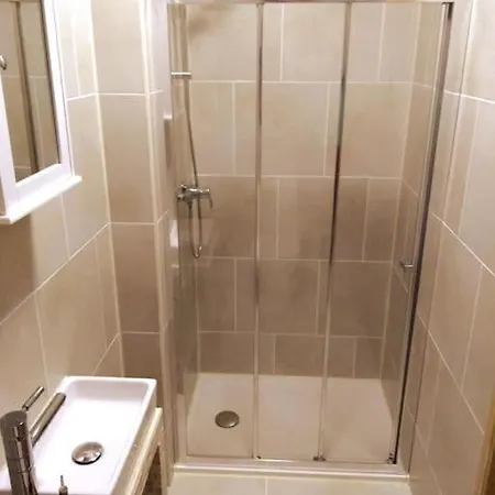 Spacious With Mountain View -2 Bed Кийан